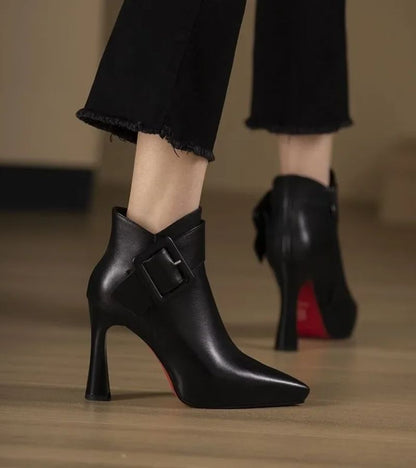 Claudine | Ankle boots with heels and oversized buckle