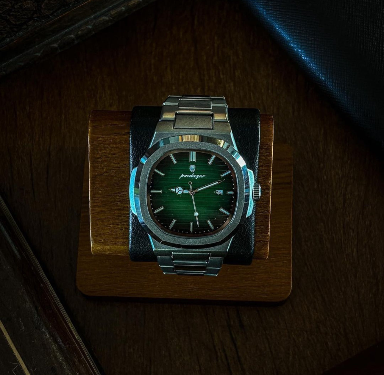 The Manhattan Meridian Timepiece™  by Leandro Poedagar