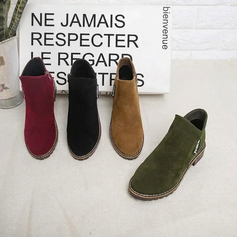 Women's low-heeled ankle boots with side zip