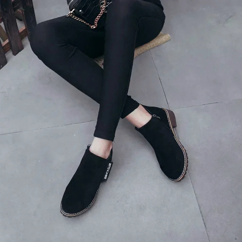 Women's low-heeled ankle boots with side zip