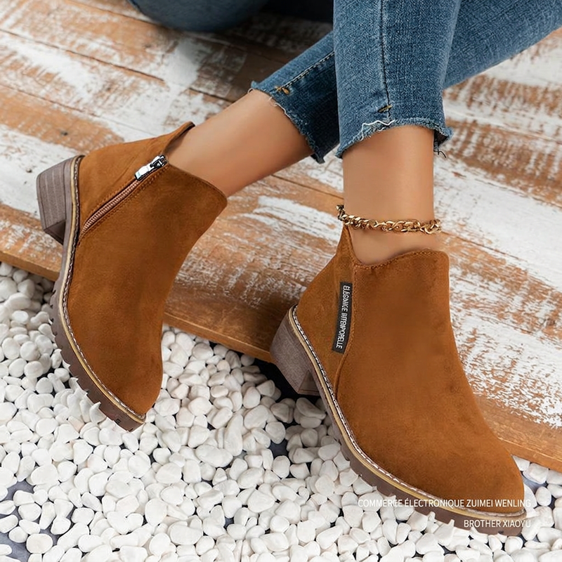 Women's low-heeled ankle boots with side zip